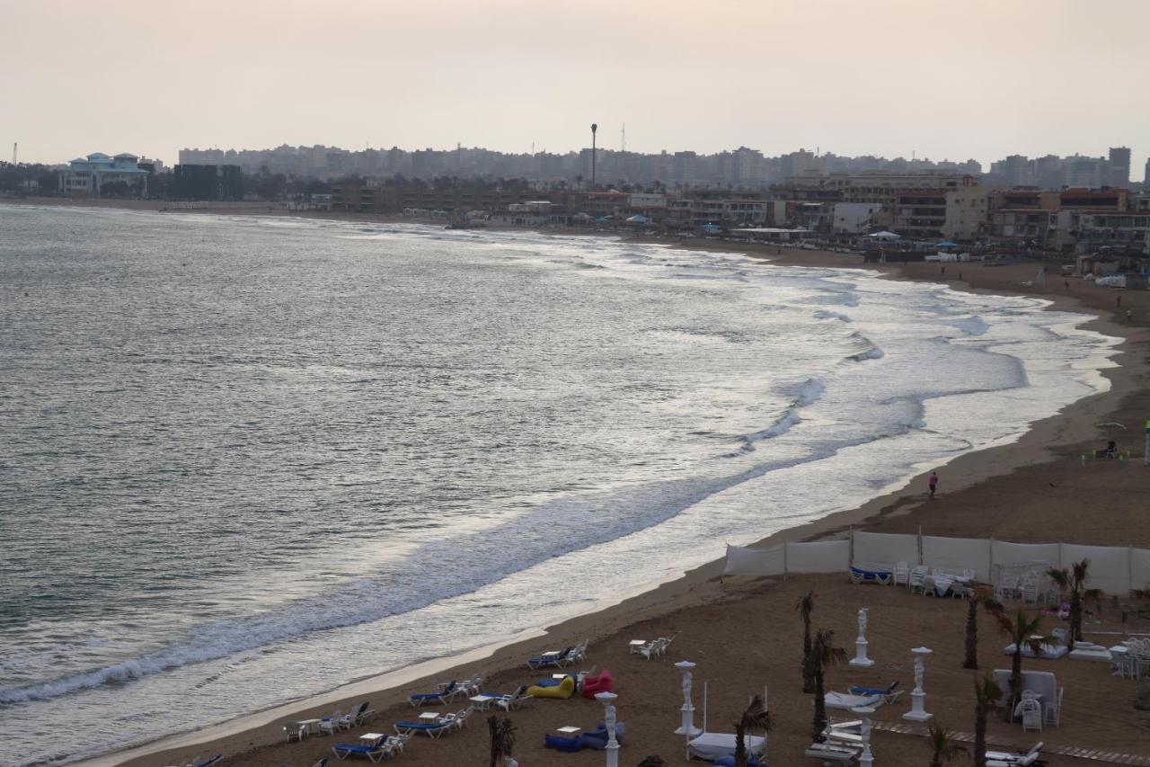 Luxury Mamoura Private Apartment