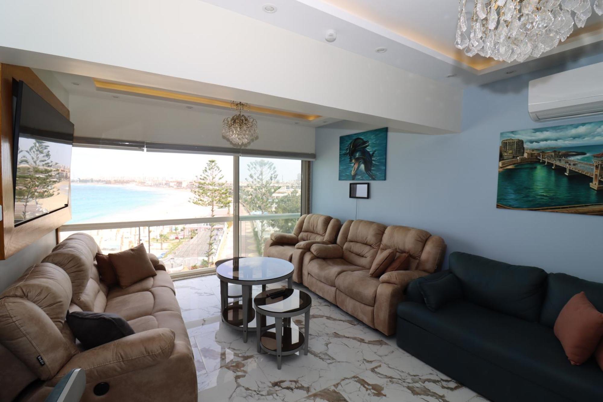 Apartment Luxury Mamoura Private