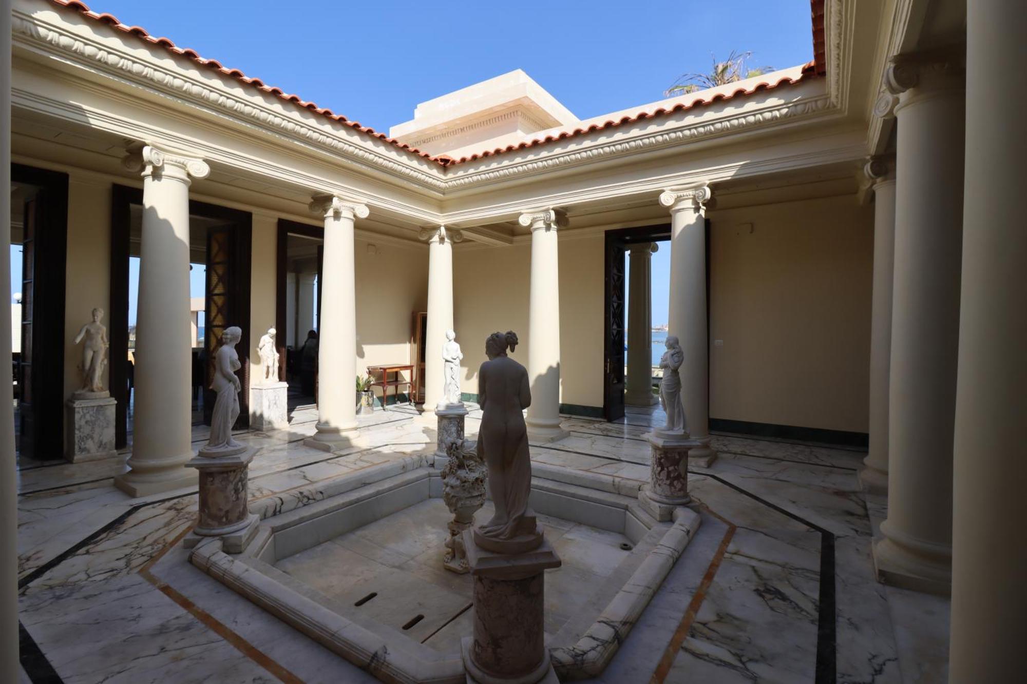 Luxury Mamoura Private Apartment